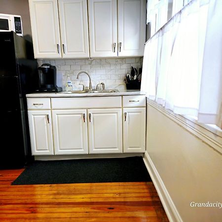 Lovely! Near Cleve Clinic/Uh/Cwru/Dwntwn W/Porch Villa Cleveland Eksteriør bilde
